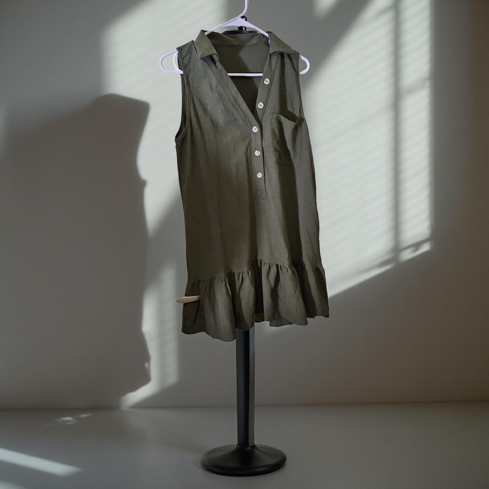 NWOT Size Medium Cupshe Green Dress with Ruffle Detail